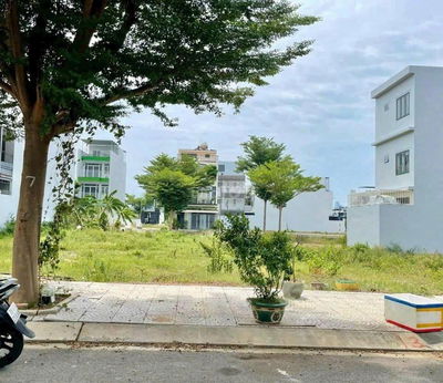 ĐẤT NỀN + NHÀ PHỐ MẶT TIỀN KINH DOANH & Ở NGAY TRUNG TÂM