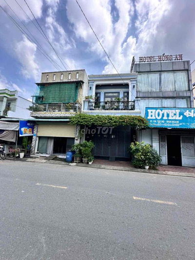 NHÀ MẶT TIỀN NGUYỄN THỊ TUÔI THỚI HÒA VĨNH LỘC .