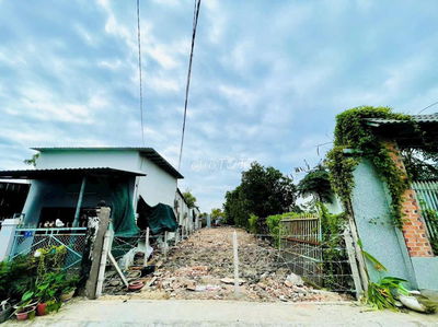 CHỦ KẸT TIỀN CẦN BÁN GẤP LÔ ĐẤT MẶT TIỀN NGUYỄN PHONG SẮC .SHR.