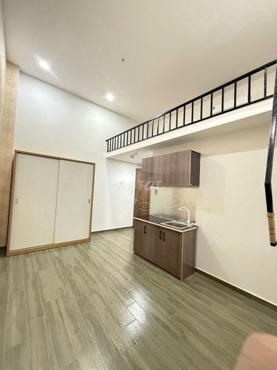 phòng trọ có gác, giờ tự do, không chung chủ, còn phòng ban công