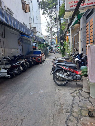 CHO THUÊ PHÒNG - P3 - QUẬN 5 - TIỆN NGHI - HXH - GIÁ 4.5 TRIỆU/ THÁNG.