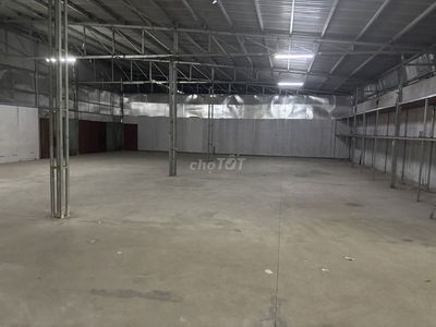 Cho thuê kho xưởng mặt bằng 580m2 đường Liên Phường, Phú Hữu, Quận 9