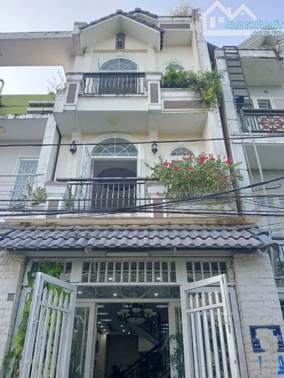 Bán nhà 4 tầng, Oto đỗ cửa Quận 7 giá 8,1 tỷ