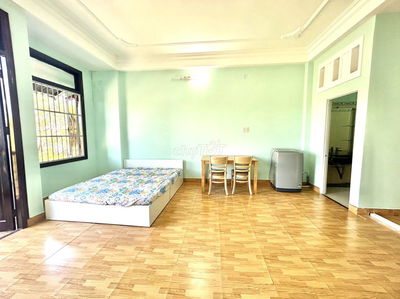 CĂN HỘ DỊCH VỤ Ban công, full NT, gần Ngã Tư 4 xã, Lũy Bán Bích