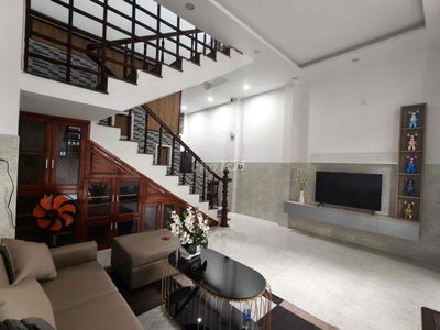 NHÀ ĐẸP FULL NOI THẤT  Ở NGAY 3 NGỦ 2 WC SÁT TRUONG HỌC NGAY TTTP