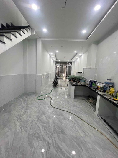 cho thuê nhà hxh lạc long quân p8 tân bình. 4m x 15m 3m2 tầng 3p 4wc