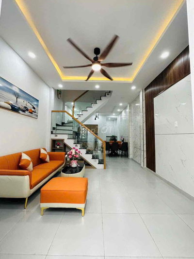 Nhà 1 sẹc phạm văn bạch.Cách mặt tiền phạm văn bạch 20m