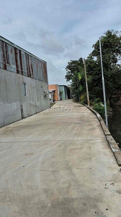 BÁN ĐẤT ĐƯỜNG ĐÊ BAO SÔNG SÀI GÒN VÀO 2 SẸC