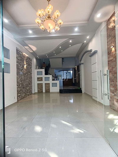 Cho thuê nhà MTNB khu tên lửa dt 5*20m đối diện công viên