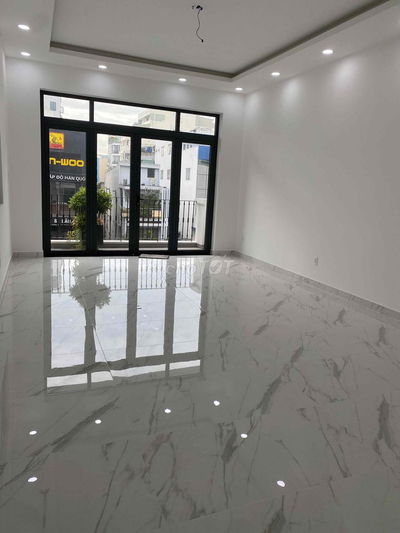 Cho Thuê Nhà Mặt Tiền XVNT 4,5m x 20m. KC 4 Tầng. Giá 42tr