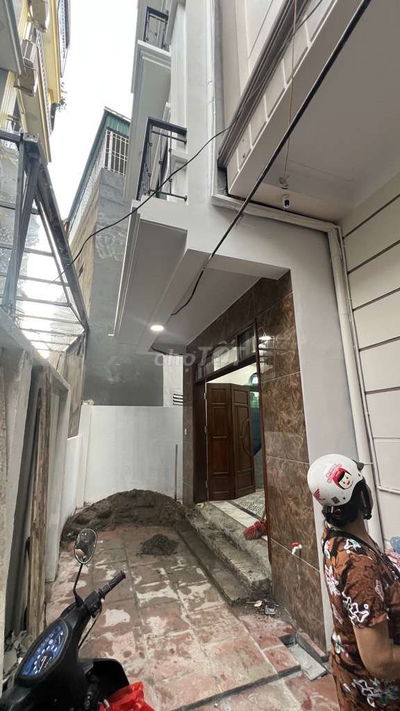 Anh Vương cần bán nhà Tây Mỗ, dân xây 5 tầng, thang máy, 55m2- 7,85 tỷ