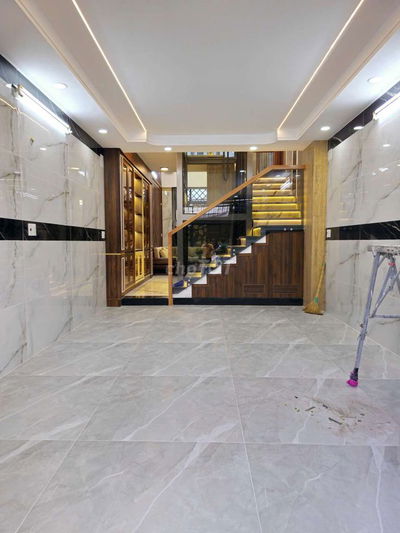 Nhà 5 tầng full nội thất cao cấp +  thang máy