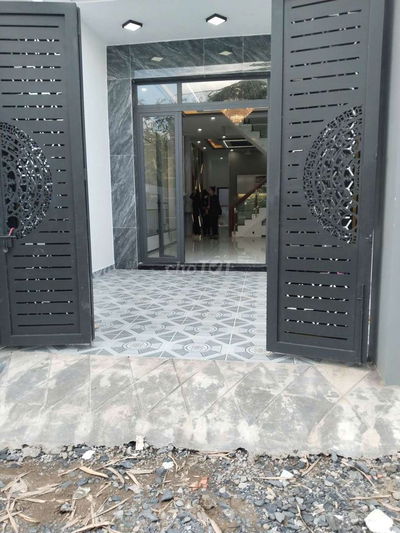 Bán gấp nhà mặt phố 100m2 giá cực rẻ tại DT826, gần KCN Thuận Đạo