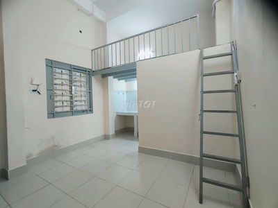 Phòng máy lạnh ngay Bưu chính 7p đi xe chính chủ cho thuê như hình