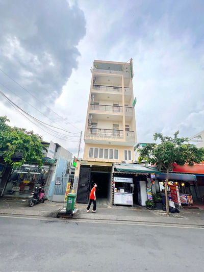 Bán nhà 4 lầu đường Lý Phục Man phường Bình Thuận Quận 7.