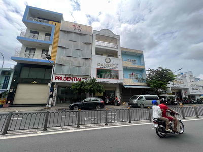 Cho Thuê Mặt Tiền Phạm Văn Chí Quận 6 [ 6m x 20m 4 Tầng Tróng Suốt ]