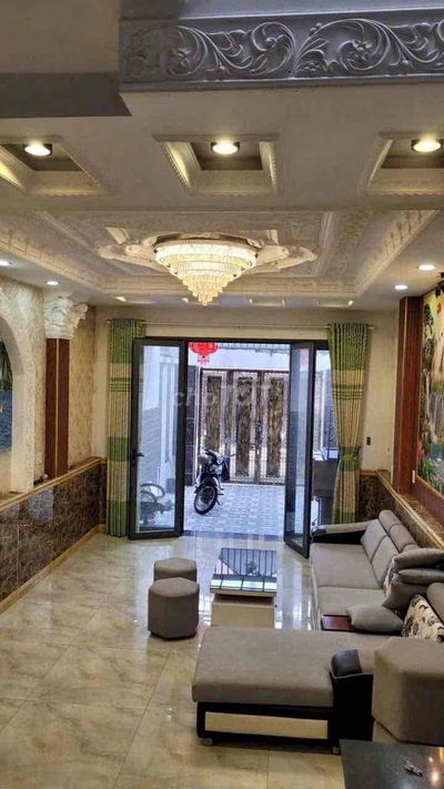 Cho Thuê Nhà Mặt Tiền kinh Doanh ngay Emart Phan Huy ích