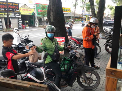 CHUYỂN NHƯỢNG CƠ SỞ KINH DOANH BÁNH MÌ