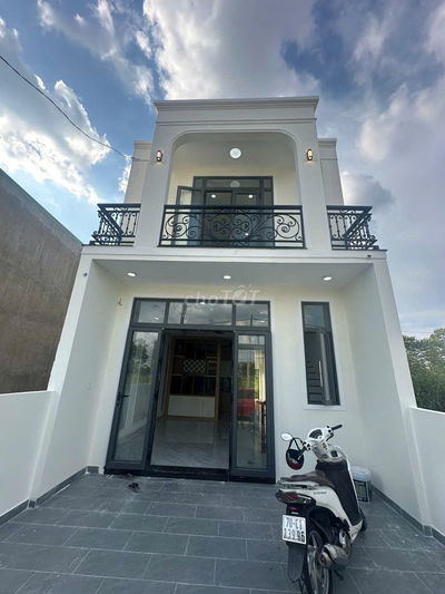 Bán nhà 890tr Sổ Riêng 100m2 nằm ngay Đường Lê Thị Trung, BC,Thuận AN