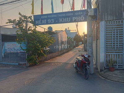 Nhà 3,3x5m hẻm trước nhà 2,8 ra 9m là hẻm xe tải