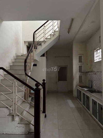 CHO THUÊ NGUYÊN LẦU 1 2PN 1Wc RỘNG BANCON FULL LỚN TỰ DO