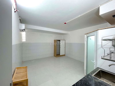Phòng Studio rộng full Nội Thất cho 4 người cách Aeon Tân Phú 3km