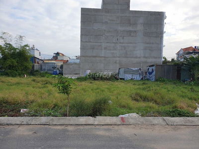 Bán lô đất 5m x 25m mặt tiền Bà Điểm 10 , xã Bà Điểm, Hóc Môn