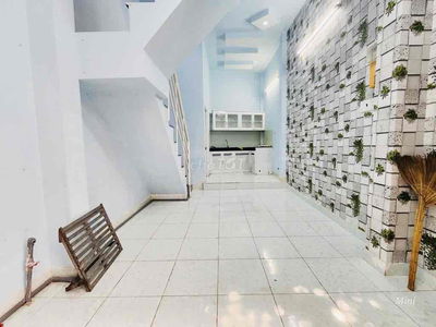 Bán nhà số 28, 28m2, 2 Tầng, 2 PN,kế bên Lotte Mart , nhà mới, TL