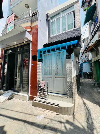 Nhà Đường Cách Mạng Tháng 8, Q10, 20m2 nhỉnh 2 tỷ