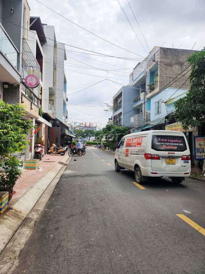 Bán nhà CXPLD khu đồng bộ ( 4 x 15 ) 3 tầng hẻm 5m gần chợ giá 7,1 tỷ