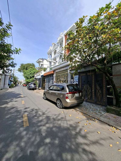 Bán nhà nở hậu 5,7 x 24 mặt tiền Hiệp Thành 26, gần xe bus Hiệp Thành