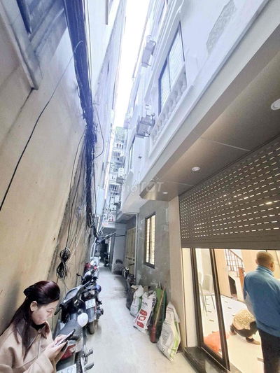 phân lô Hoàng Mai- 38m2 - full nội thất- oto đỗ sát cửa.