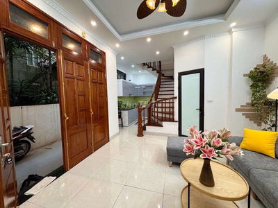 Bán nhà Lạc Trung 37m2 hơn 8 tỷ