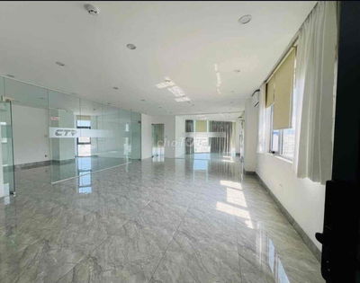 Văn phòng 130m2 đường Trần Thị Lý, đậu oto thoải mái