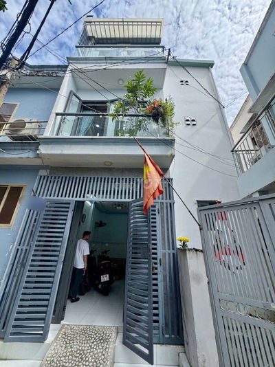 BÁN NHÀ 3 TẦNG BTCT 4 PN GIÁ CHỈ 2 tỷ 98