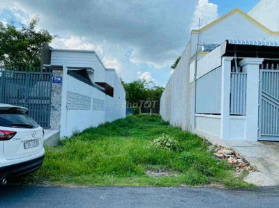 Anh khách gửi bán nhanh lô đất 179m2 - Tân Thông Hội, 700tr ảnh ngộp