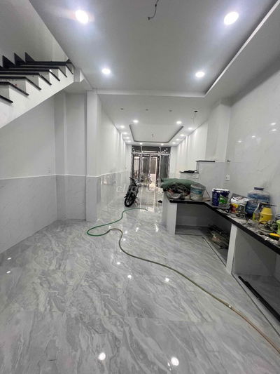 Cho thuê nhà mới xây đường lạc long quân 4x15 nhà 2 tầng 3pn