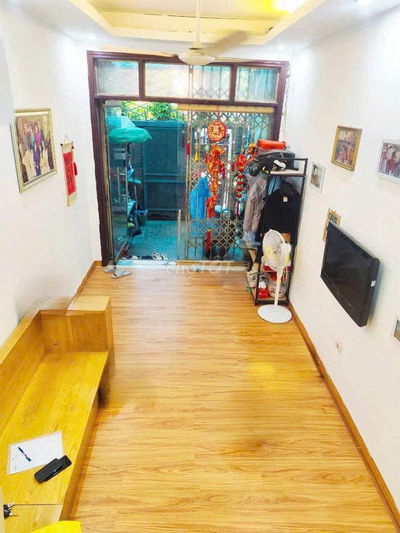 Nhà Thoáng gần chỗ đậu ô tô