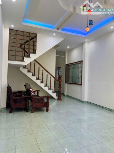 Cho thuê nhà nguyên căn 2 tầng có đầy đủ nội thất mới keng ngay hà bổng, trung tâm du lịch