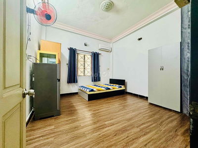 phòng trọ đẹp 25m2 cửa sổ bếp ngăn riêng ngay cv HVT nhà Ga T3 sb TSN
