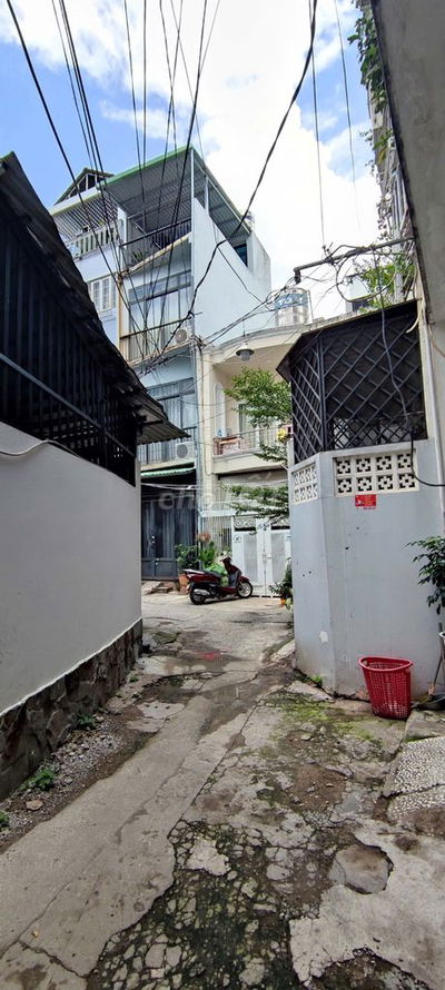 Nhà hẻm 3m Bùi Đình Tuý, P12, Bình Thạnh, 2 lầu ST, kế bên Q1