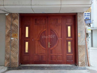 Nhà lô góc, ngõ ô tô, phù hợp làm văn phòng