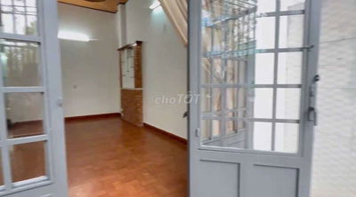 NHÀ NGUYÊN CĂN 2PN RỘNG RÃI MẶT TIỀN TRỊNH HOÀI ĐỨC