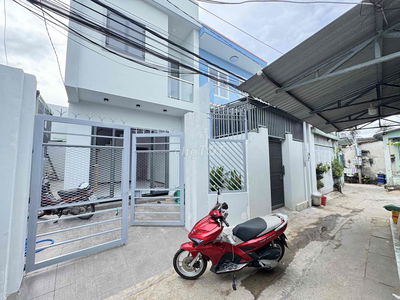 Chủ gởi bán nhà 1 trệt 1 lầu hẻm 833 phường bửu hoà, 3Pn, mới xây, SHR