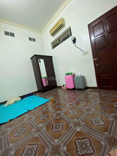 Cho 1 bạn nữ thuê phòng trong nhà nguyên căn