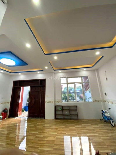 BÁN NHÀ 4 TẦNG 8 PN, DIỆN TÍCH 105 M2 Ô TÔ NGỦ TRONG NHÀ. TT DĨ AN