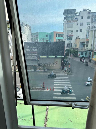 CHO THUÊ PHÒNG TRỌ NHÀ MẶT TIỀN LÝ THÁI TỔ ( ngay Ngã 7)