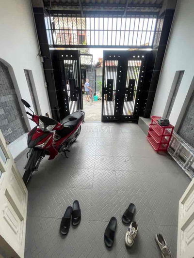 Nhà đẹp Ngã tư Gò Mây 5,4 tỷ-4 x 18- 3 tầng- 4 pngủ-hẻm 6m ôtô vào nhà