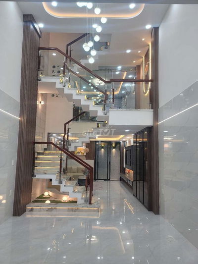 Siêu phẩm tuyệt đẹp mua ngay đón tết xe hơi ngủ trong nhà