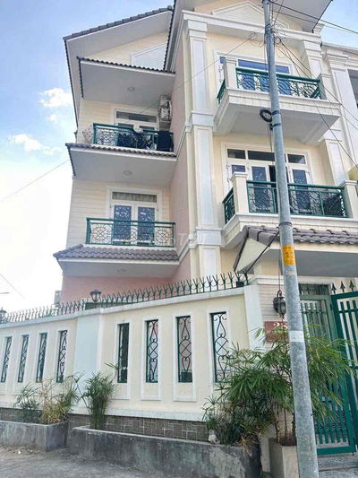 Cho thuê nhà chdv full nội thất  đẹp như hình ngay ủy ban quận 2